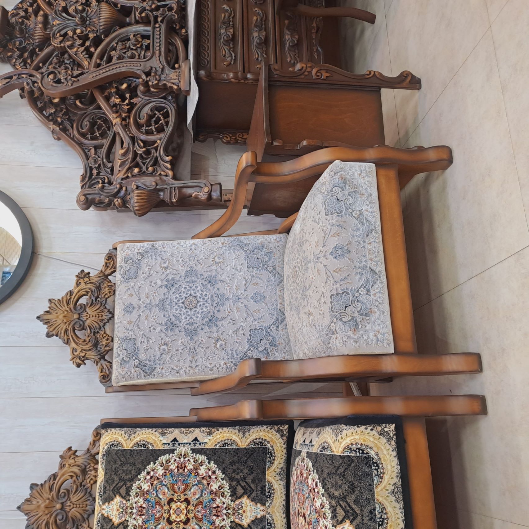 تولید کننده انواع مبلمان قالی